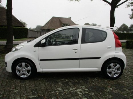 Peugeot 107 - 1.0-12V XS - 1