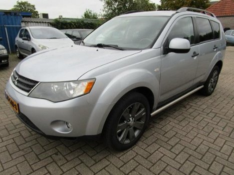 Mitsubishi Outlander - 4WD 3.0 V6 LPG-G3 219PK AUTOMAAT/NAV/ECC APK 4-2020 - 1