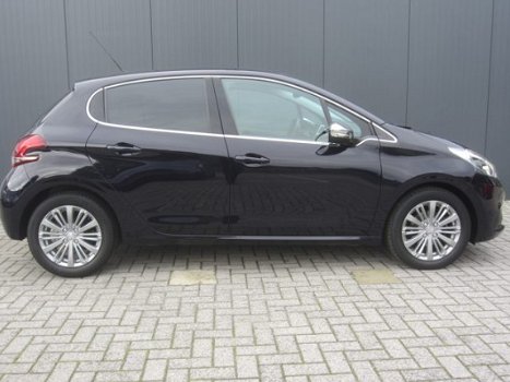 Peugeot 208 - 1.2 * Allure * Climate * Panoramadak *Cruise * Velgen * Autom Inparkeren * Camera * Vi - 1