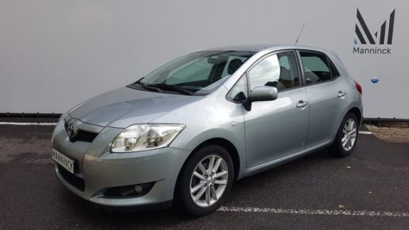 Toyota Auris - 1.6-16V Sol - 1