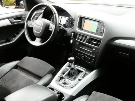 Audi Q5 - 2.0 TDI Quattro S-Line Navigatie/Trekhaak - 1