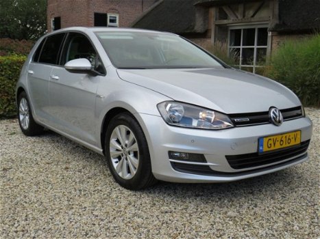 Volkswagen Golf - 1.0 TSI Comfortline - Dealer onderhouden - zeer compleet - 1