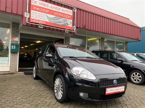 Fiat Grande Punto - 1.4-16V Sport 6-versnellingen, clima control en audio bediening aan het stuur - 1