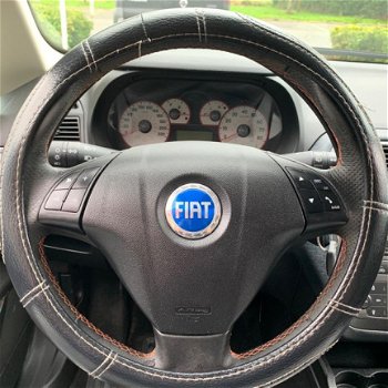 Fiat Grande Punto - 1.4-16V Sport 6-versnellingen, clima control en audio bediening aan het stuur - 1