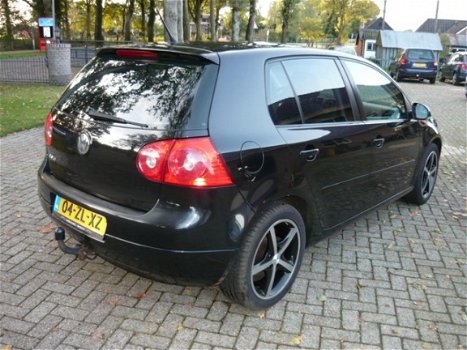 Volkswagen Golf - 1.6 16V FSI Trendline - 1