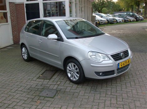 Volkswagen Polo - 1.4-16V Trendline - 1