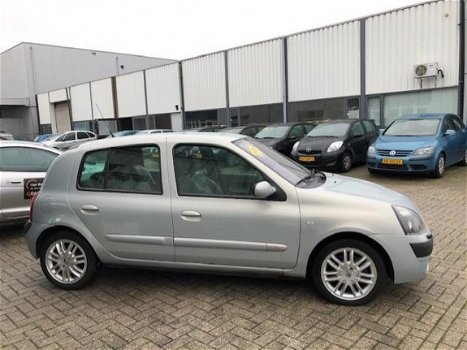 Renault Clio - 1.6-16V Dynamique 5 deur's//trekhaak//airco//apk//inruil mog - 1