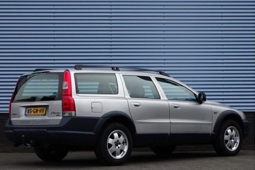 Volvo XC70 - Cross Country 2.4 T Automaat Youngtimer, 7-persoons, Leer, Cruise - 1