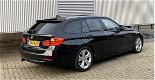 BMW 3-serie Touring - 318d High Exe 143PK Navigatie/Sportstoelen/Trekhaak (elektr)/Panoramadak Compl - 1 - Thumbnail