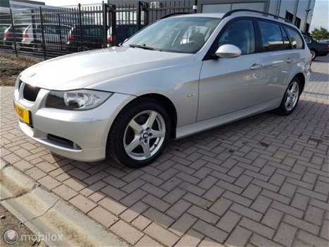 BMW 3-serie - 318i - 1