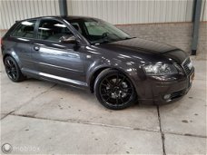 Audi A3 - 2.0 FSI Attraction Pro Line