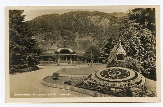 T073 Interlaken Kursaal mit Blumenuhr / Zwitserland - 1