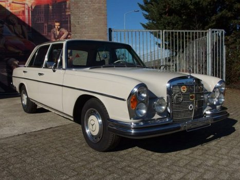 Mercedes-Benz S-klasse - 280 SE 4, 5L V8 automaat 1972 - 1