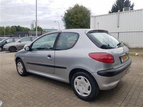 Peugeot 206 - 1.4 XR, Met nieuw APK - 1