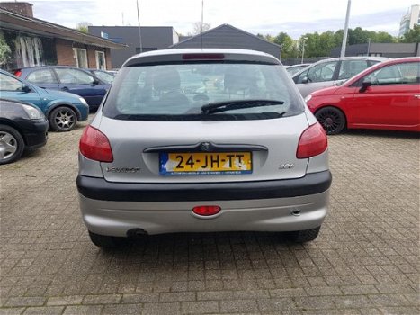 Peugeot 206 - 1.4 XR, Met nieuw APK - 1