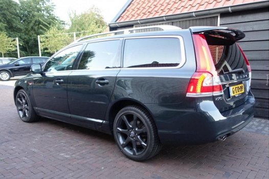 Volvo V70 - 2.0 T5 Summum Leer|Navi|Four-C vering|Xenon|Stoelverwarming etc - 1