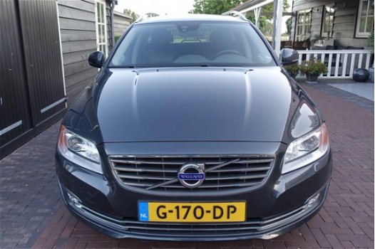 Volvo V70 - 2.0 T5 Summum Leer|Navi|Four-C vering|Xenon|Stoelverwarming etc - 1