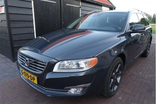 Volvo V70 - 2.0 T5 Summum Leer|Navi|Four-C vering|Xenon|Stoelverwarming etc - 1