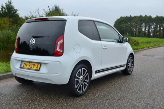 Volkswagen Up! - Up 1.0 Club Up - 1