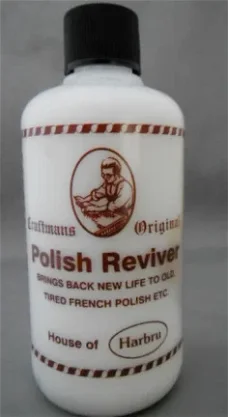 Polish Reviver poetsmiddel voor uw gepolitoerde klok.