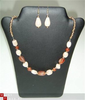 ketting in beige/bruine kleur met oorbellen Nieuw! - 1