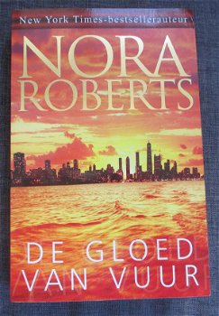 Nora Roberts - De gloed van vuur - 1