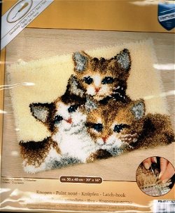 VERVACO KNOOPPAKKET (SMYRNA) KLEEDJE ,3 KATJES