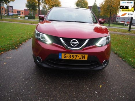 Nissan Qashqai - 1.2 Acenta Navigatie/ achteruitrij camera/ led/spoorassistent/Afneembare trekhaak - 1