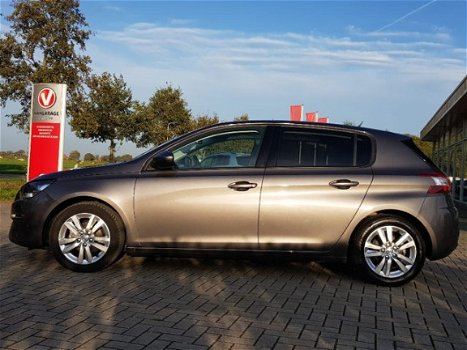 Peugeot 308 - 1.2 PureTech Blue Lease Executive Panorama / Navigatie / Ecc - 1