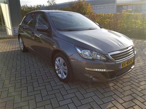 Peugeot 308 - 1.2 PureTech Blue Lease Executive Panorama / Navigatie / Ecc - 1