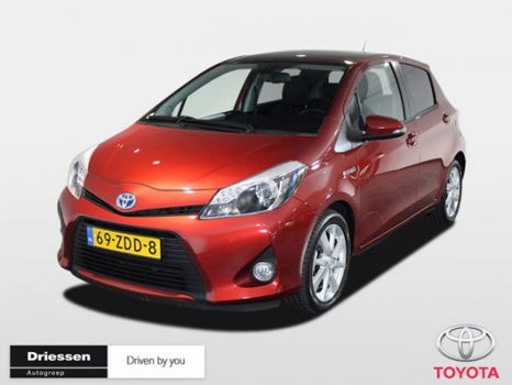 Toyota Yaris - 1.5 Full Hybrid Dynamic (Navigatie - Panoramadak - 16`` Velgen) - 1