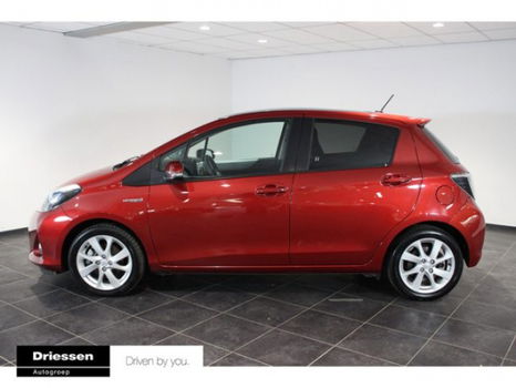 Toyota Yaris - 1.5 Full Hybrid Dynamic (Navigatie - Panoramadak - 16`` Velgen) - 1