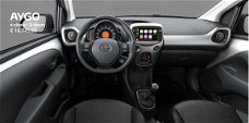 Toyota Aygo - 1.0 VVT-i X-Clusiv Nieuw LM velgen, Airco, Licht sensor, Parkeerhulpcamera, Smart Entr