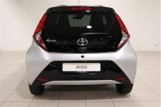 Toyota Aygo - 1.0 VVT-i X-Clusiv Nieuw LM velgen, Airco, Licht sensor, Parkeerhulpcamera, Smart Entr - 1