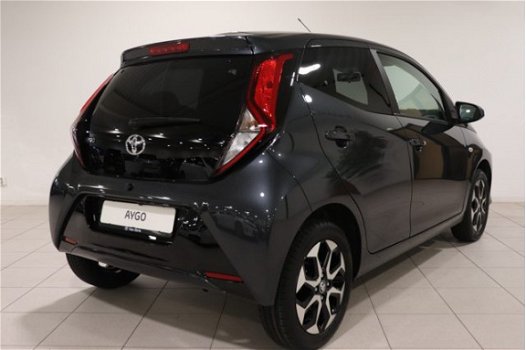 Toyota Aygo - 1.0 VVT-i X-Joy met x-shift Automaat, Nieuw Gratis 5 Jaar Fabrieksgarantie & Onderhoud - 1