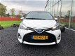 Toyota Yaris - 1.5 Hybrid Trend Bi-Tone Navi NL -auto Safety Sense - 1 - Thumbnail