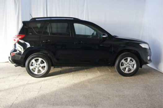 Toyota RAV4 - 2.0 VVTi Dynamic 4WD Dealeronderhouden, 2000KG Trekgewicht - 1