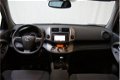 Toyota RAV4 - 2.0 VVTi Dynamic 4WD Dealeronderhouden, 2000KG Trekgewicht - 1 - Thumbnail