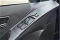 Toyota Corolla Verso - 1.8 VVT-i Terra 7p. Navi/V+A Camera/Airco/Mooi - 1 - Thumbnail