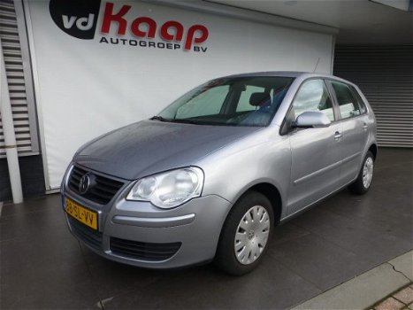 Volkswagen Polo - 1.4-16V Comfortline - 1