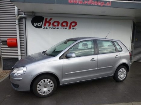 Volkswagen Polo - 1.4-16V Comfortline - 1