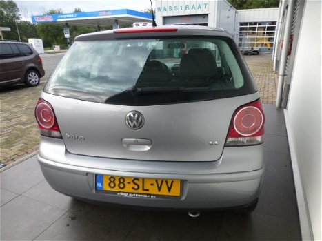 Volkswagen Polo - 1.4-16V Comfortline - 1