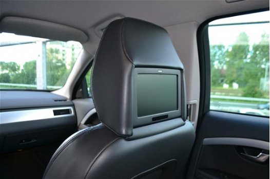 Volvo V70 - 2.0 T Automaat R-Edition / Trekhaak / Camera / Rear Seat Entertainment - 1
