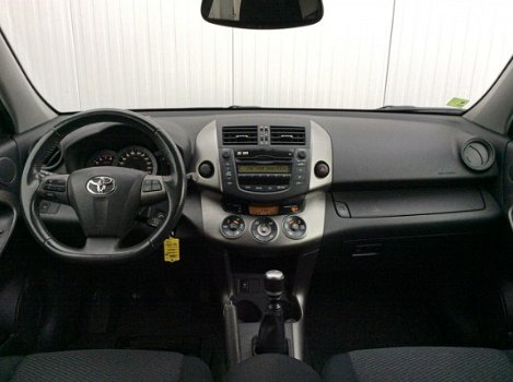 Toyota RAV4 - 2.0 16v VVT-i 158pk Dynamic - 1