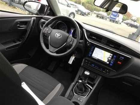 Toyota Auris Touring Sports - 1.2T 85KW TREND - 1