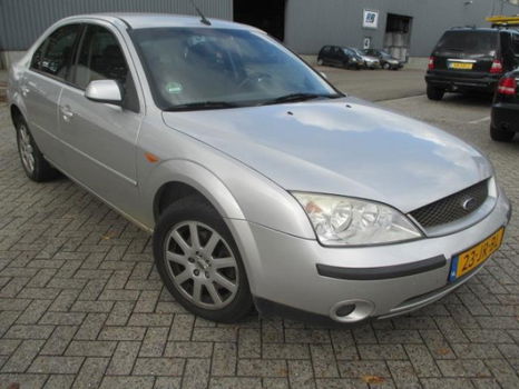 Ford Mondeo - 1.8-16V Collection - 1