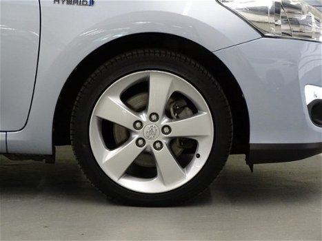 Toyota Auris - 1.8 Full Hybrid Executive | Navigatie - 1
