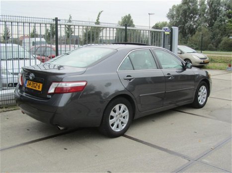 Toyota Camry - 2.4 HYBRID LEDER/ NAVI/ KEYLESS/ SCHUIFDAK - 1