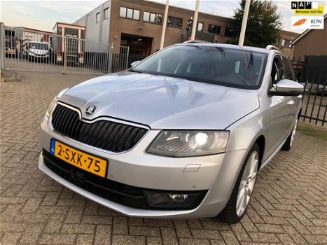 Skoda Octavia Combi - 1.6 TDI Ambition DSG|ACC|KEYLESS|XENON|INCL BTW - 1