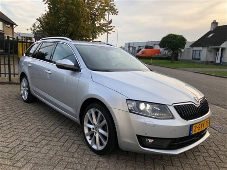 Skoda Octavia Combi - 1.6 TDI Ambition DSG|ACC|KEYLESS|XENON|INCL BTW - 1